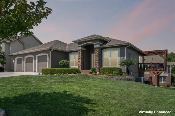 19556 W 105th TER, Olathe, KS 66061