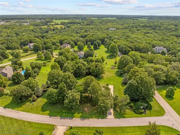 18275 Canterbury RD, Stilwell, KS 66085