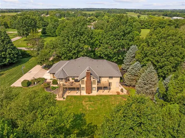 18275 Canterbury RD, Stilwell, KS 66085