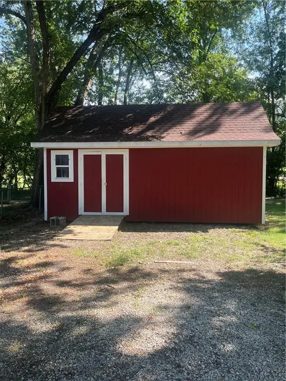 103 E 12th ST, Higginsville, MO 64037