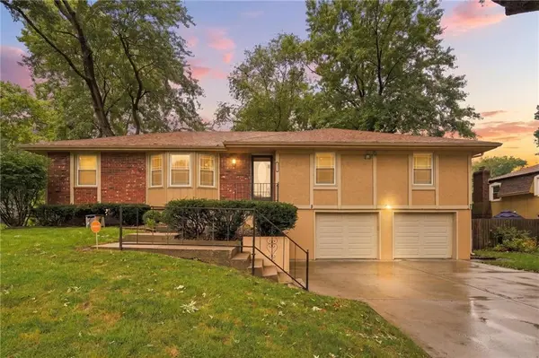 2516 N 83rd LN, Kansas City, KS 66109