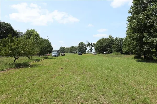 36 E 1200th RD, Baldwin City, KS 66006