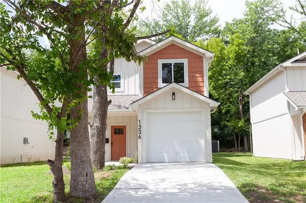 1336 S Pope AVE, Independence, MO 64055