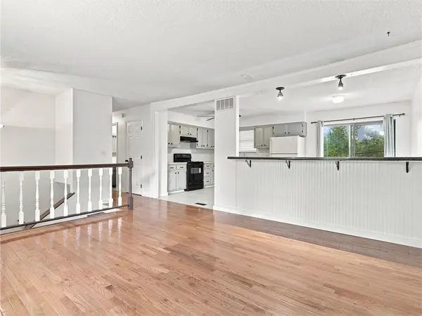 3704 N Woodland AVE, Kansas City, MO 64116
