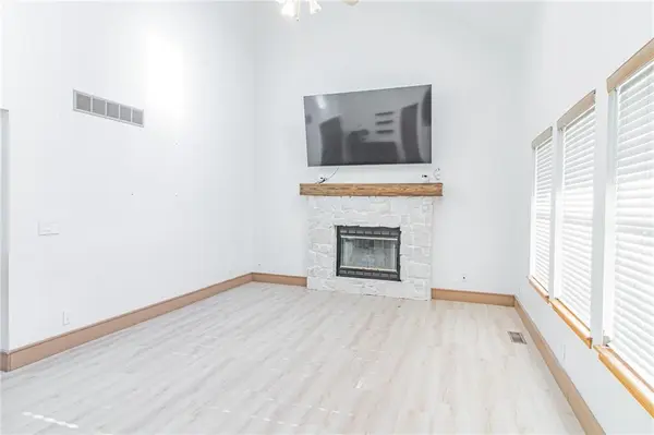1333 NE Grand AVE, Lee's Summit, MO 64086