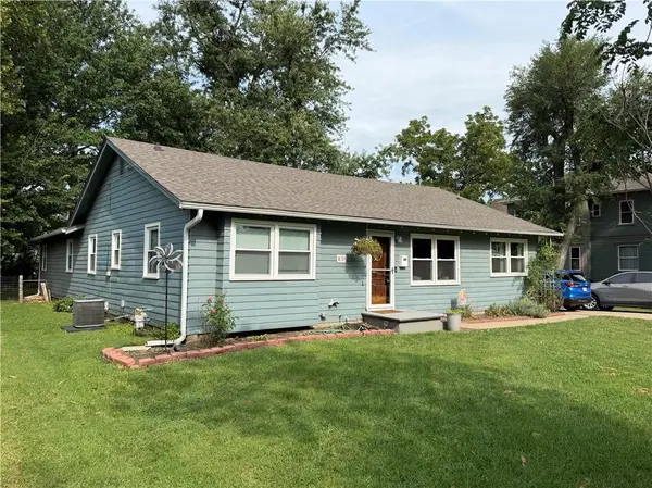 1012 S Willow ST, Ottawa, KS 66067