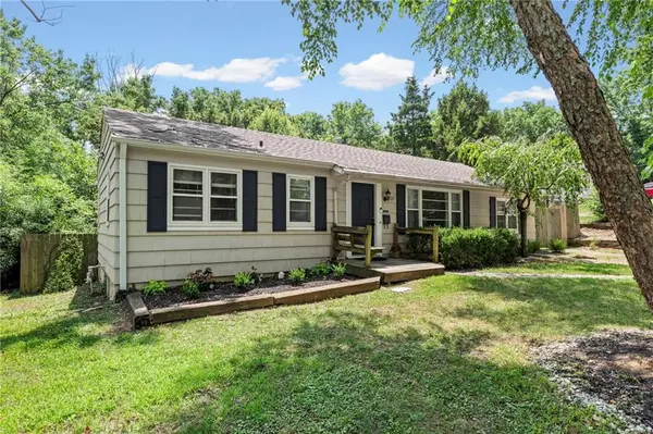 215 E 96th ST, Kansas City, MO 64114