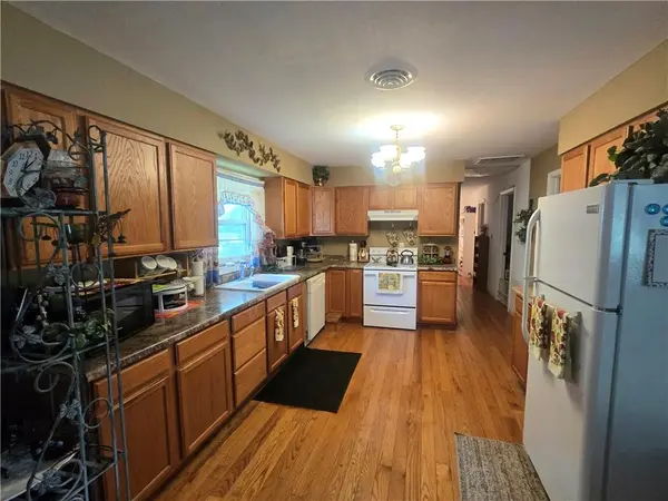 634 W Lindsey ST, Buffalo, MO 65622