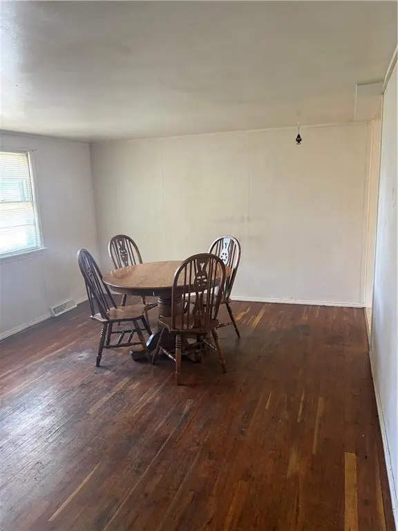 4546 Kelsey RD, Kansas City, MO 64116