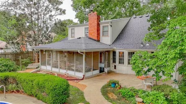 712 NW 10 ST, Blue Springs, MO 64015