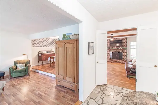 712 NW 10 ST, Blue Springs, MO 64015
