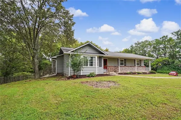1548 N 1000 RD, Lawrence, KS 66046