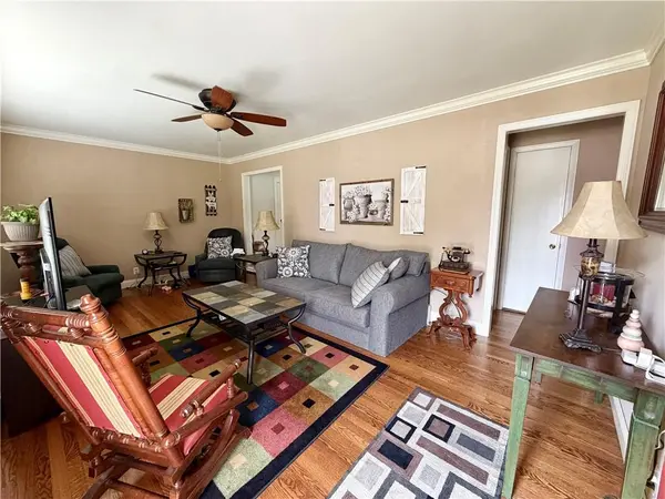 10604 E 75 ST, Raytown, MO 64138