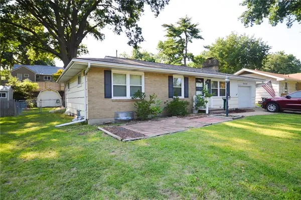 5238 N Wayne AVE, Kansas City, MO 64118