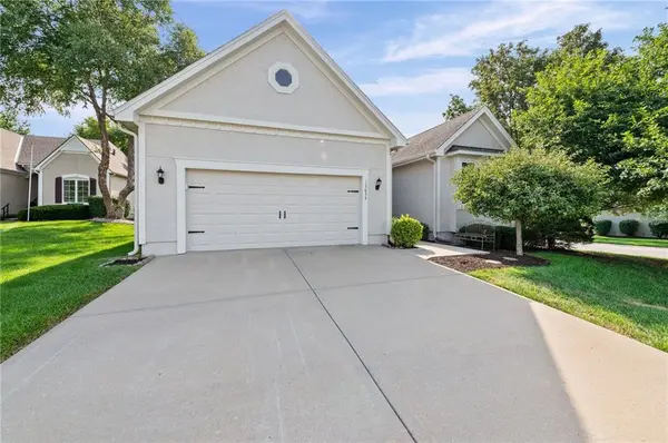 13653 Manor RD, Leawood, KS 66224