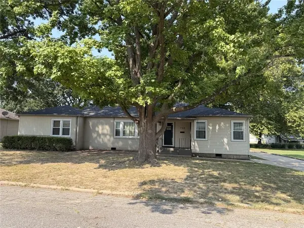 708 S Woodland ST, Pittsburg, KS 66762