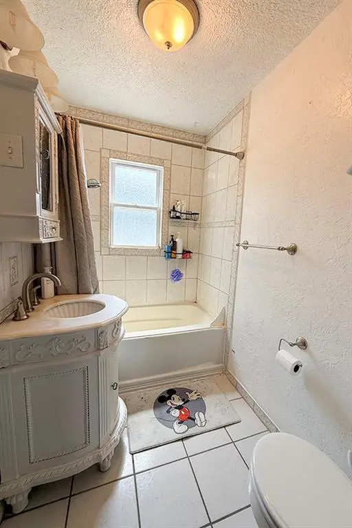 1115 Metropolitan AVE, Leavenworth, KS 66048