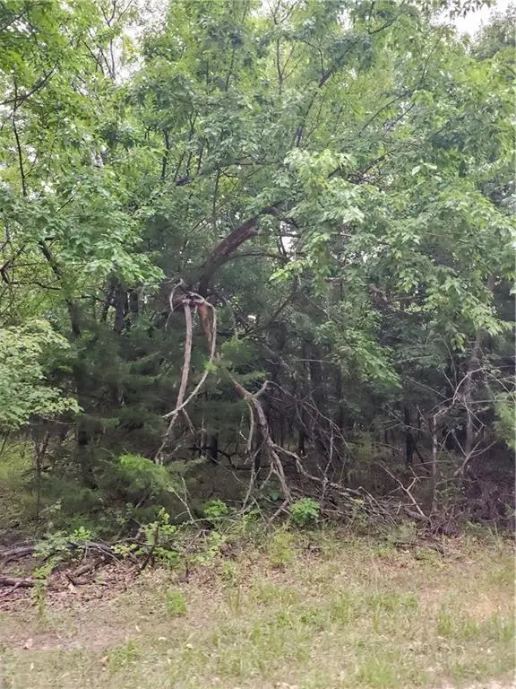 5 Silver LN, Linn Valley, KS 66040