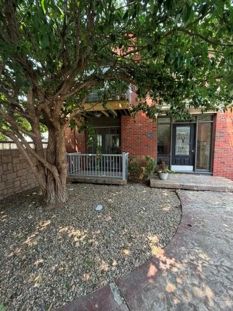 4203 Clark AVE #1, Kansas City, MO 64111