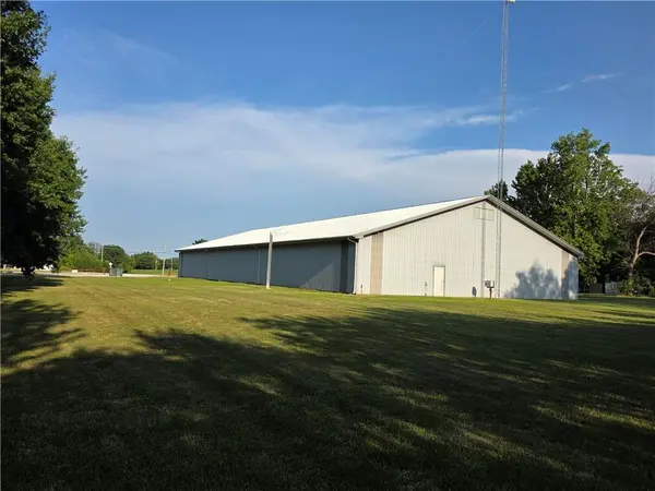 3220 S 32 HWY, El Dorado Springs, MO 64744