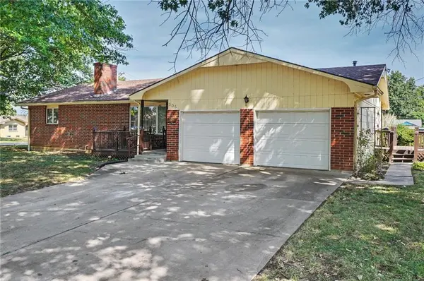305 E Monroe ST, Garnett, KS 66032