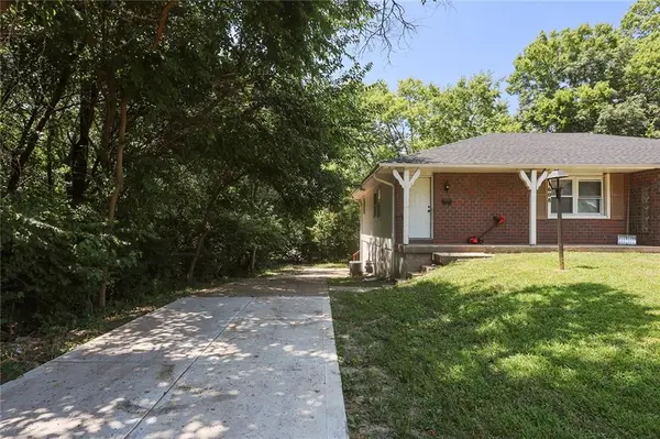 1610 N 59th PL, Kansas City, KS 66102