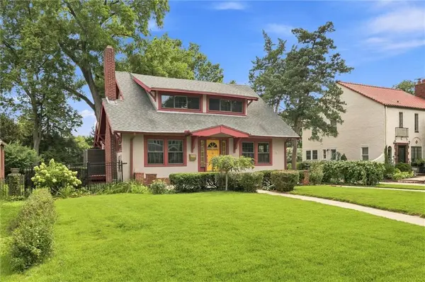 1315 W 50th TER, Kansas City, MO 64112