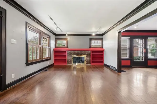 1315 W 50th TER, Kansas City, MO 64112