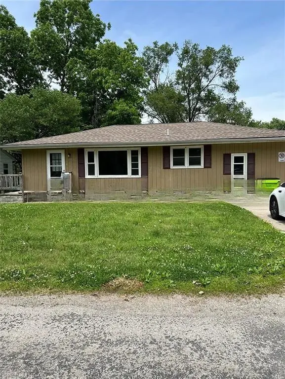 205 SE 16th ST, Lee's Summit, MO 64081