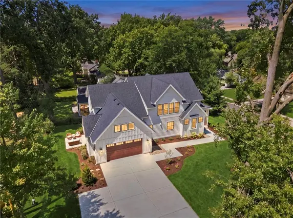 2907 W 72nd TER, Prairie Village, KS 66208