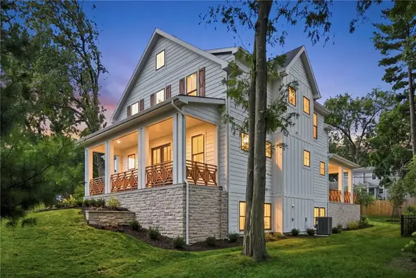 2907 W 72nd TER, Prairie Village, KS 66208