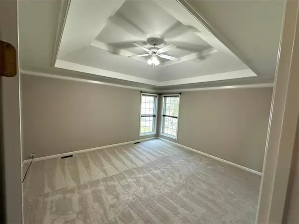 125 NW Whitlock ST, Lee's Summit, MO 64081