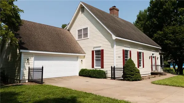 1201 9th ST, Baldwin City, KS 66006