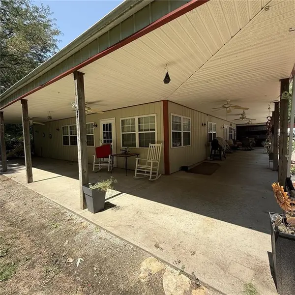 1215 Parker RD, St Joseph, MO 64504