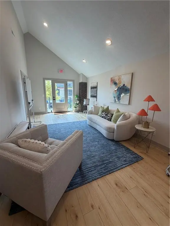 2009 Buchanan ST, North Kansas City, MO 64116