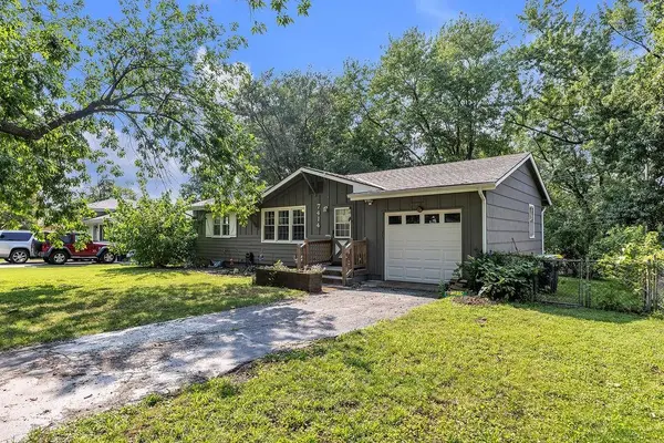 7414 Park Forest LN, Kansas City, MO 64152
