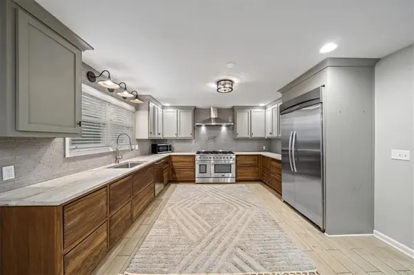 3617 NW Blue Jacket DR, Lee's Summit, MO 64064