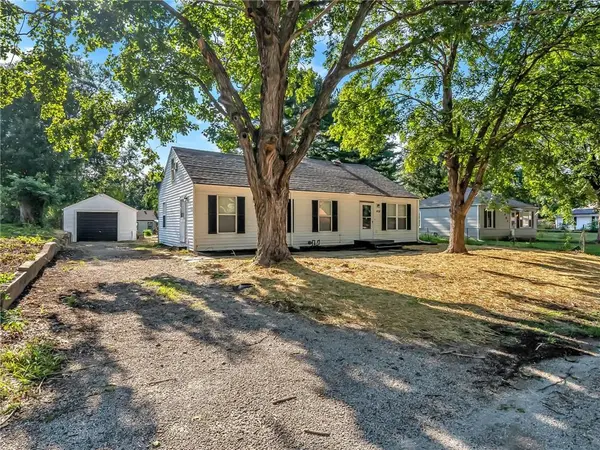 408 Zoe ST, Buckner, MO 64016