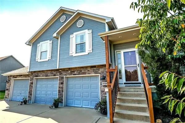 11704 Centennial ST, Peculiar, MO 64078