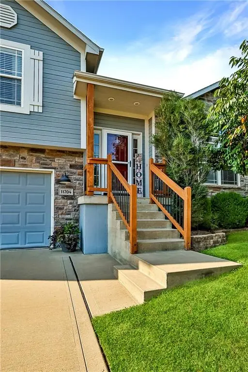 11704 Centennial ST, Peculiar, MO 64078