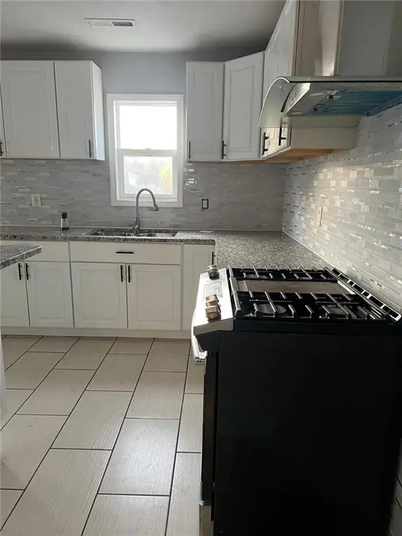 1412 N ASH ST, Nevada, MO 64772