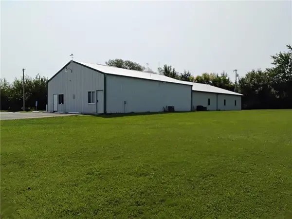 1250 E Commercial RD, Ottawa, KS 66067