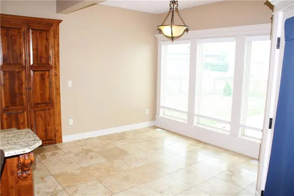 4701 Corinth DR, St Joseph, MO 64506