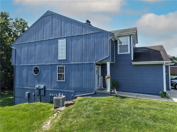 5531 NW MOONLIGHT MEADOW DR, Lee's Summit, MO 64064