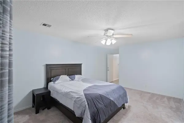 926 Lariat DR, Bartlesville, OK 74006