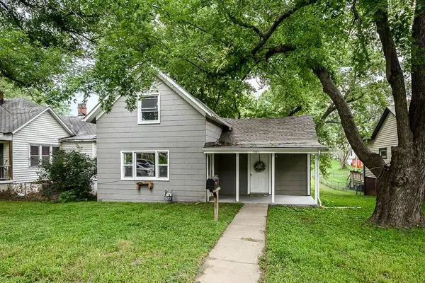 1207 S 2nd ST, Leavenworth, KS 66048
