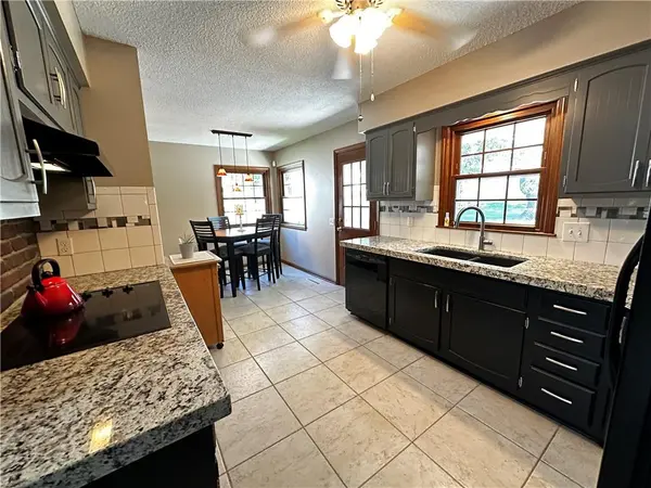 3343 Chatham AVE, St Joseph, MO 64506