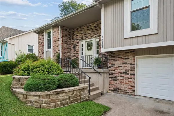 7833 N Michigan AVE, Kansas City, MO 64118