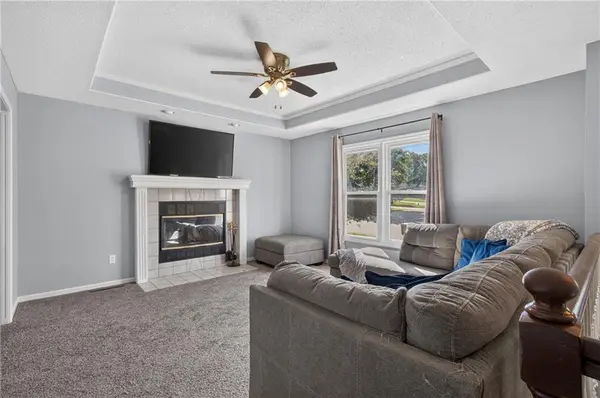 800 NE Bristol DR, Lee's Summit, MO 64086