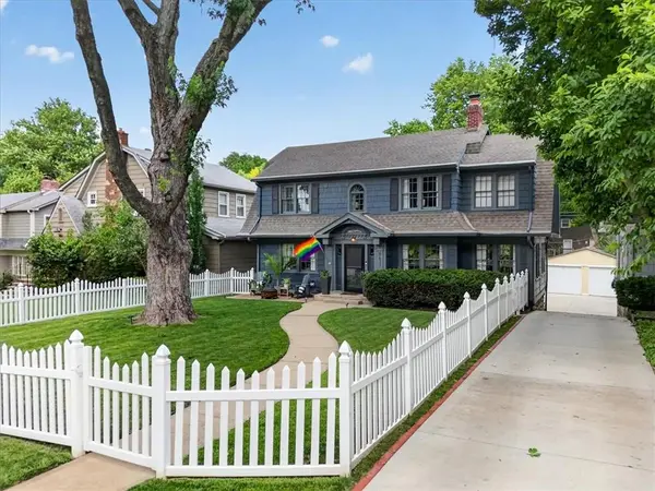 5637 Oak ST, Kansas City, MO 64113